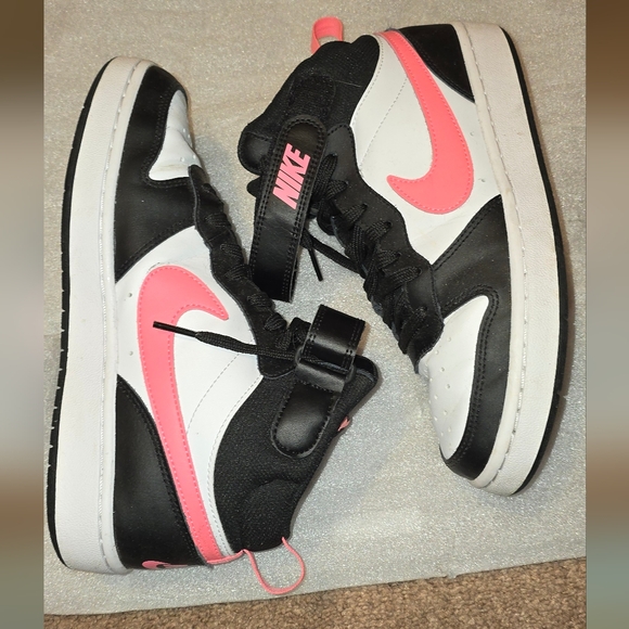 Nike Court Borough Mid, kids size 6.5y, women 8 - Picture 4 of 7